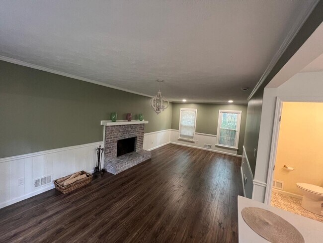 Building Photo - 4008 Rock Mill Dr