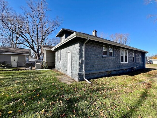 Building Photo - 2 bedroom single family in Niles