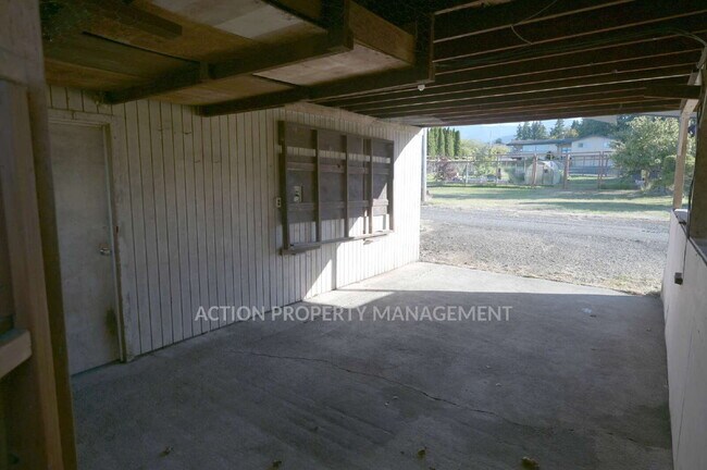 Building Photo - 4 bed 2 bath home in Port Angeles