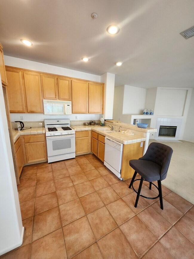 Building Photo - Beautiful two-story in Hunter's Ridge