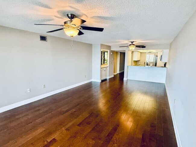 Building Photo - 250 S Sykes Creek Pkwy