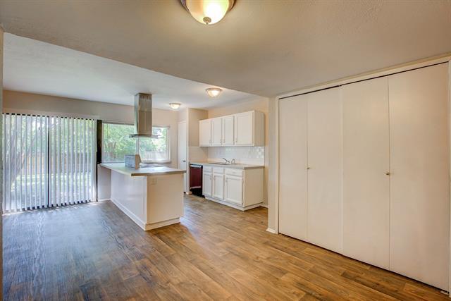 Building Photo - 7801 Summerglen Rd