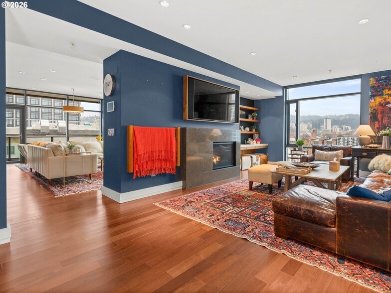 Building Photo - 311 NW 12th Ave