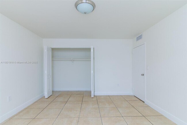 Building Photo - 4804 NW 79th Ave