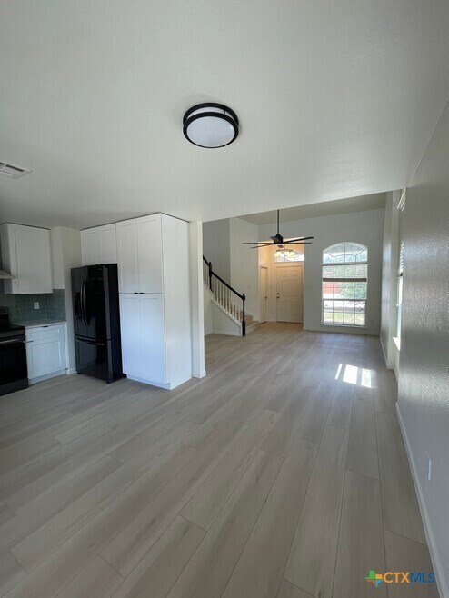Building Photo - 1016 Starlight Dr