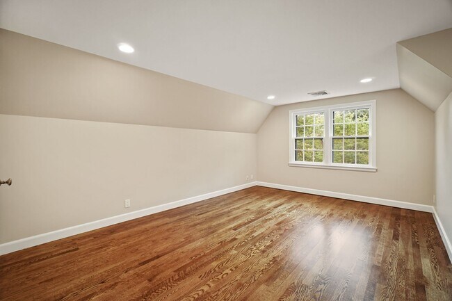 Primary bedroom - 50 Orchard Rd