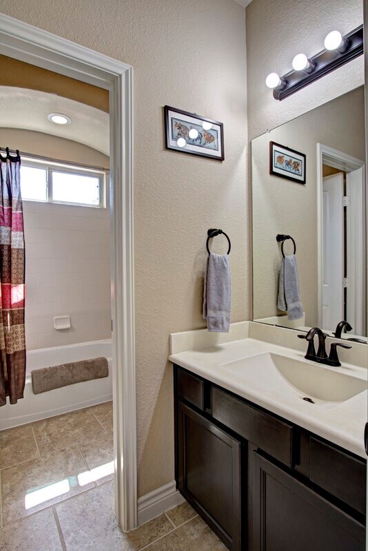 Building Photo - 135 Deerfield Meadow Dr