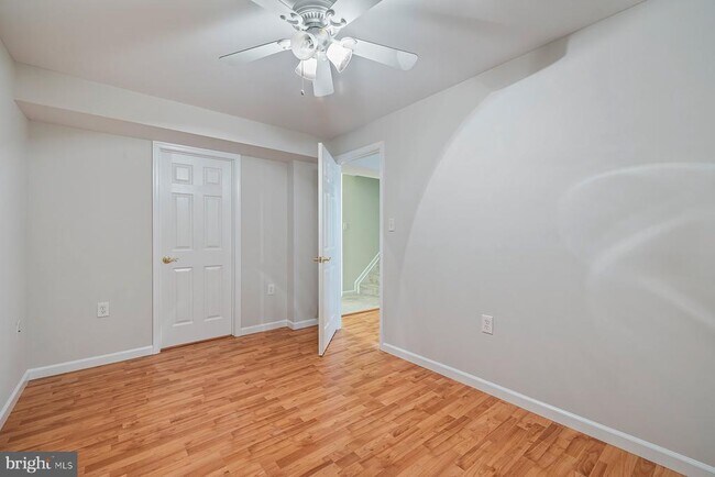 Building Photo - 805 Thicket Ct