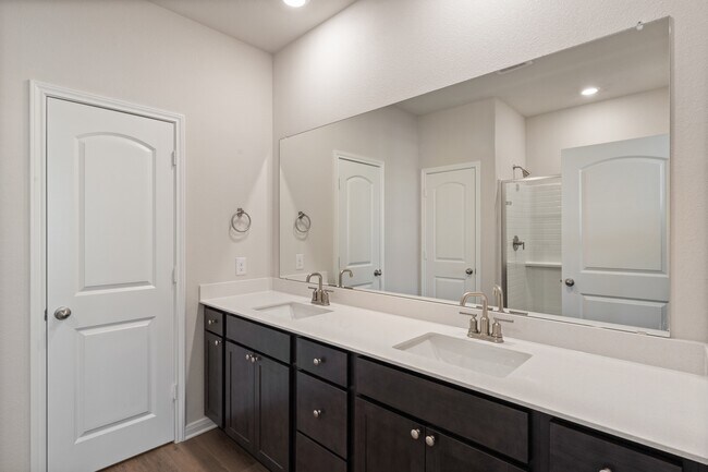 Building Photo - 1004 Camelia Grv Ct