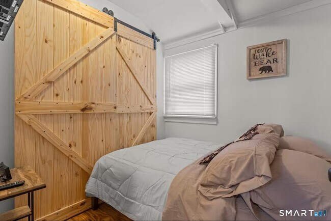 Building Photo - 29 Shore Dr