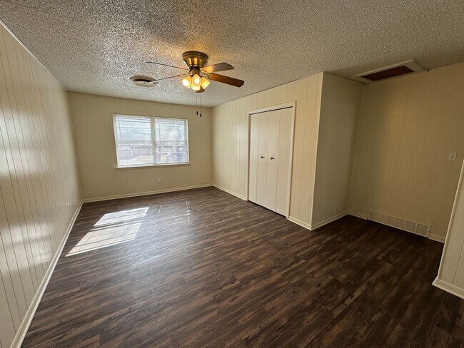 Building Photo - 4-Bedroom Home for Rent in Copperas Cove