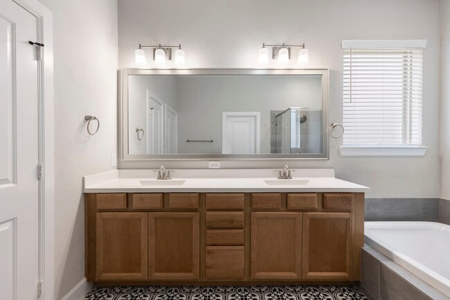 Building Photo - 9407 Oakheath Canyon Ct