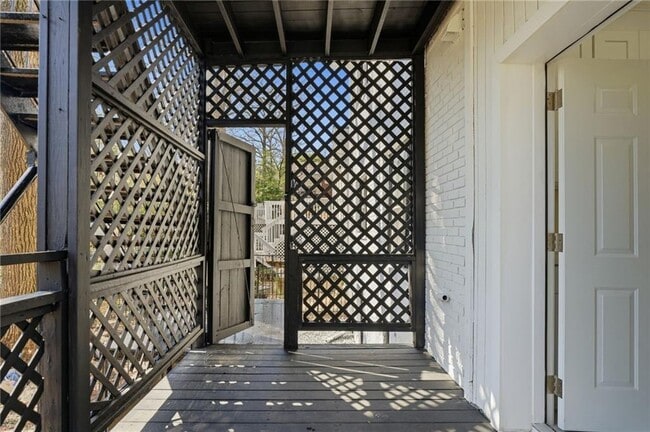 Building Photo - 395 8th St NE