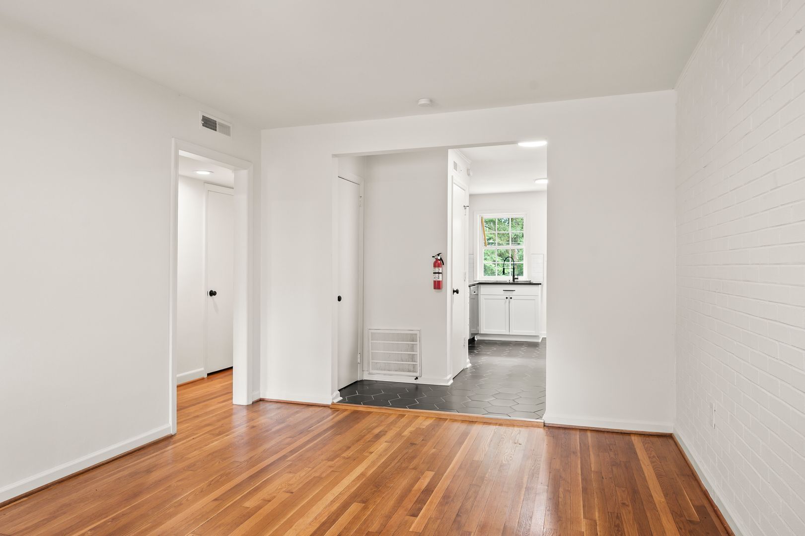 Building Photo - 1640 W Northwest Blvd