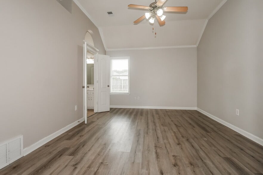 Building Photo - 6181 Braybourne Main