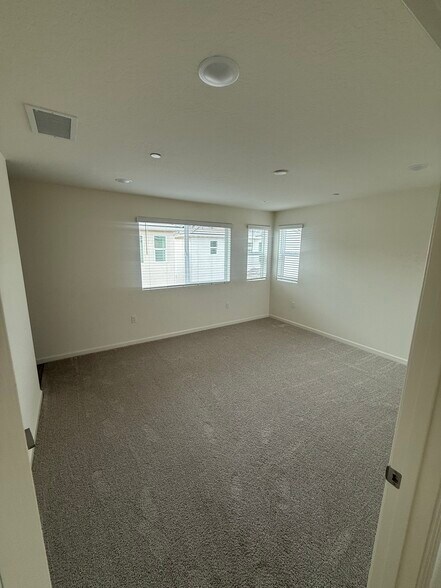 Building Photo - 1519 Redbrick Ln