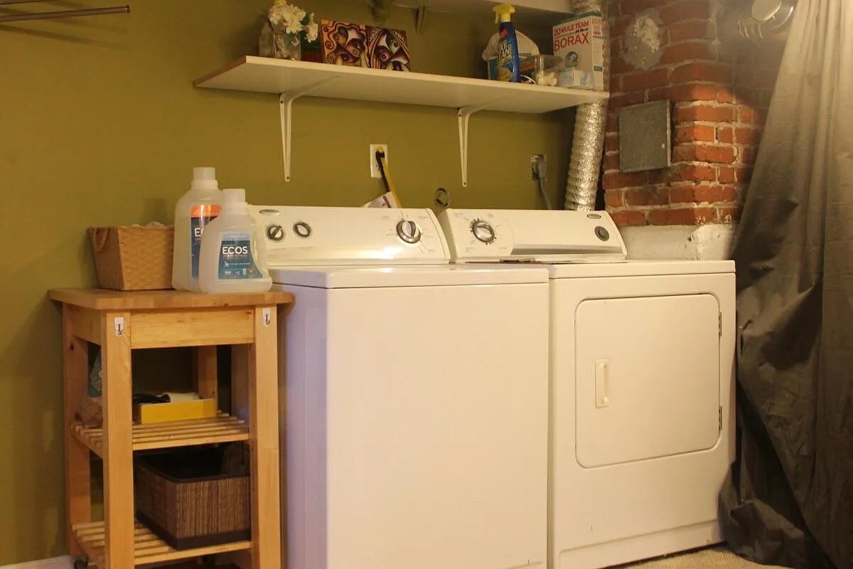 Building Photo - 3304 NE 73rd Ave