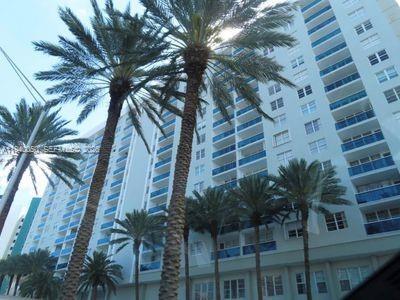 Building Photo - 6770 Indian Creek Dr