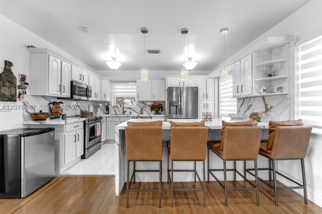 Building Photo - 3110 SW 82nd Ave