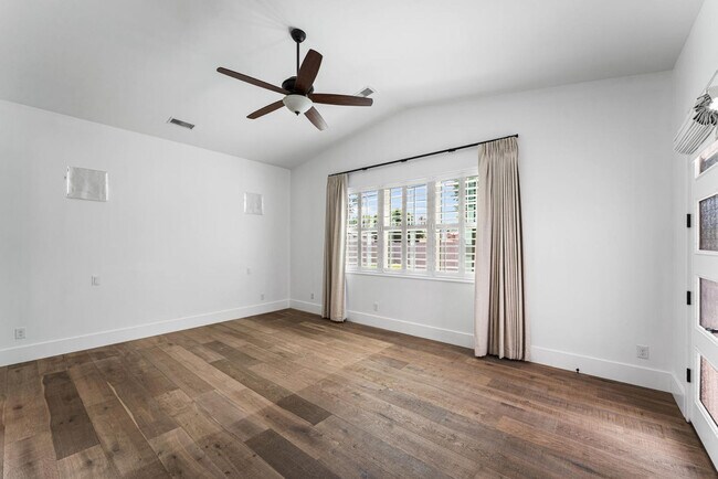 Building Photo - 4145 E Campbell Ave