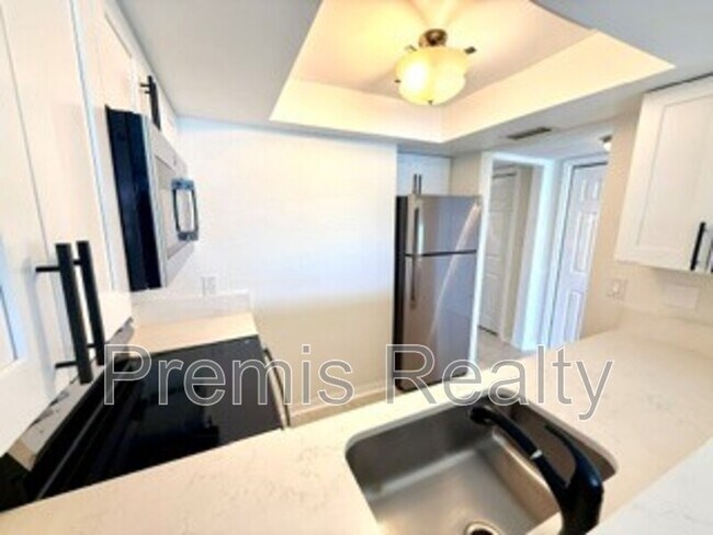 Building Photo - 333 Island Way