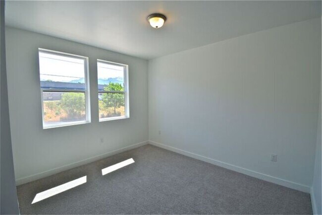 Building Photo - 8373 Iris Lumi Ln