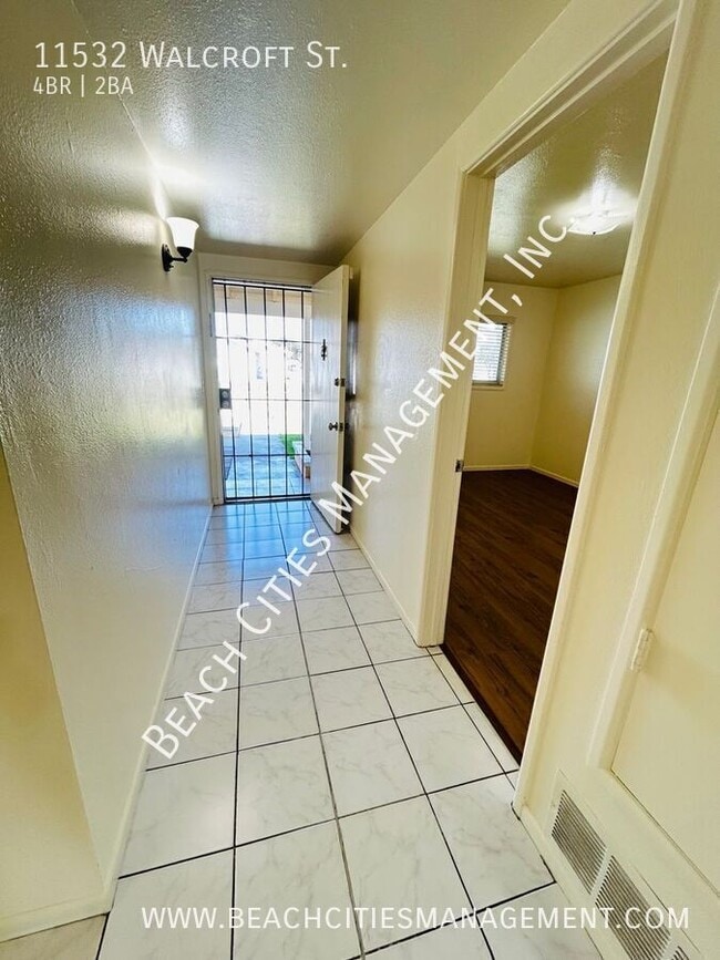 Building Photo - 11532 Walcroft St