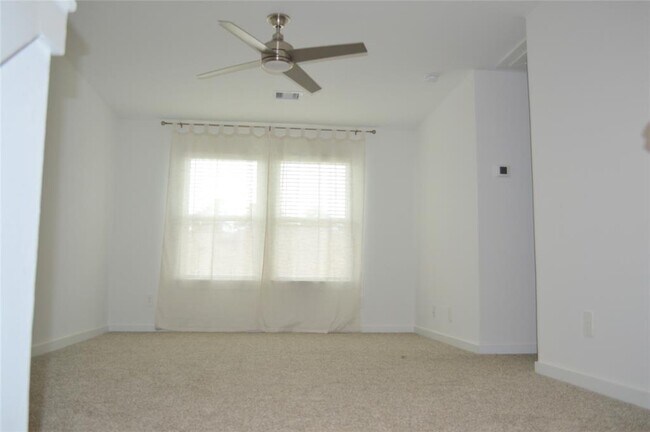 Building Photo - 10313 Cascade Range Ln
