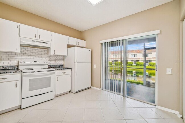 Building Photo - 6355 Bayside Key Dr