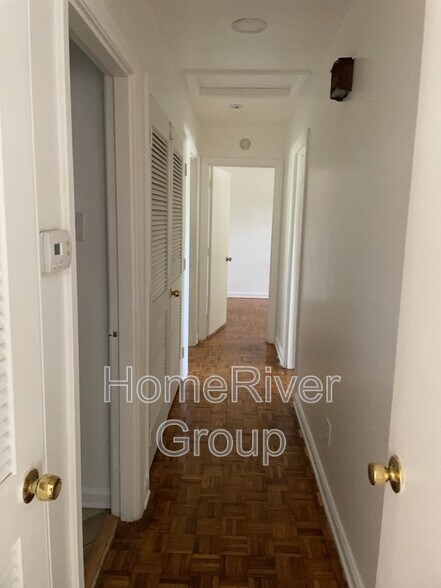 Building Photo - 473 Shiloh Dr