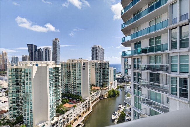 Building Photo - 16500 Collins Ave