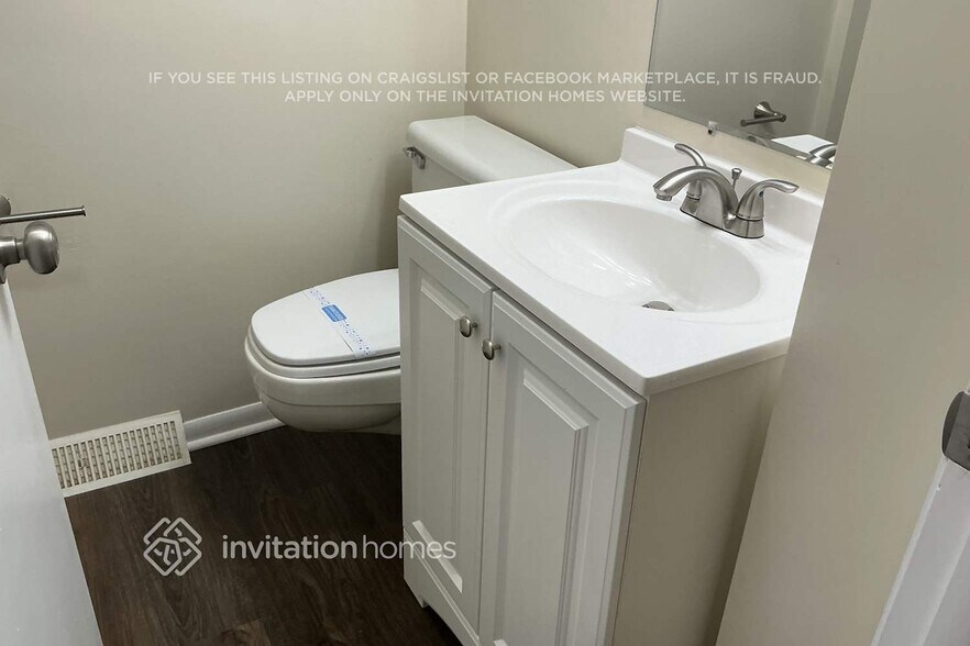 Building Photo - 6723 W 63rd St