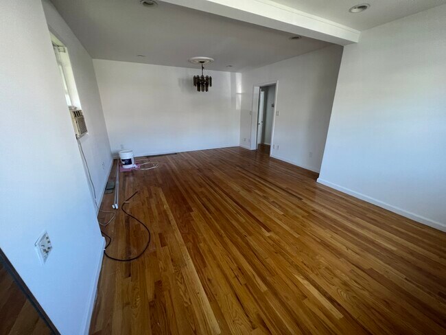 Building Photo - 42 W Ruby Ave