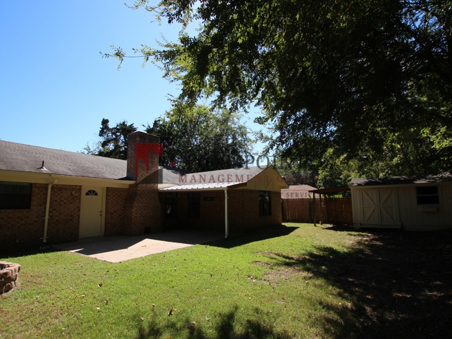 Building Photo - Charming 3 Bedroom in Whitehouse!