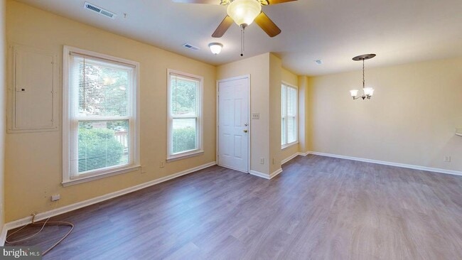 Building Photo - 6008 Chestnut Hollow Ct