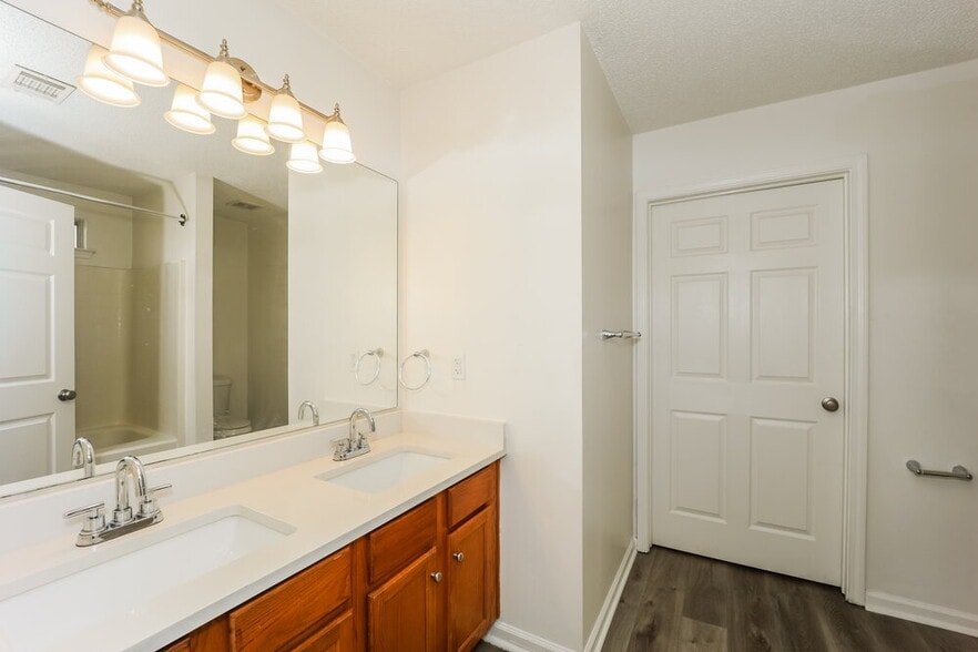 Building Photo - 3568 Brookstone Way