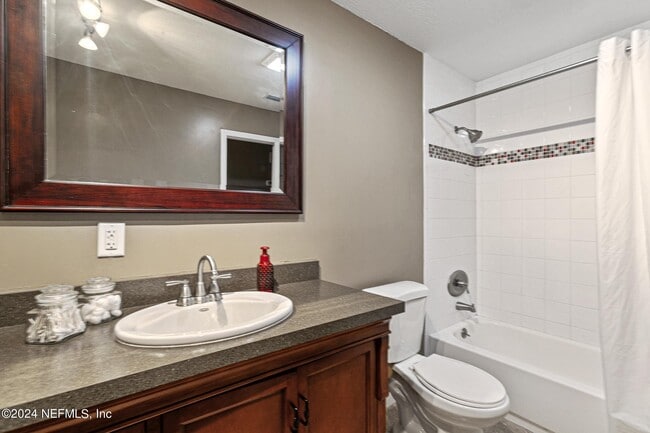 Building Photo - 4763 Tunis St