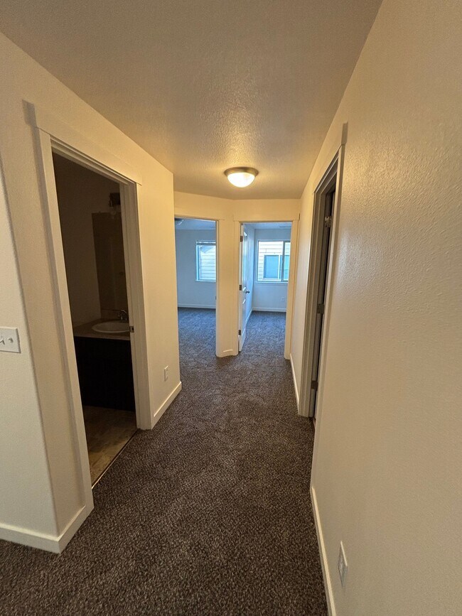 Upstairs hall - 13110 NE 25th St