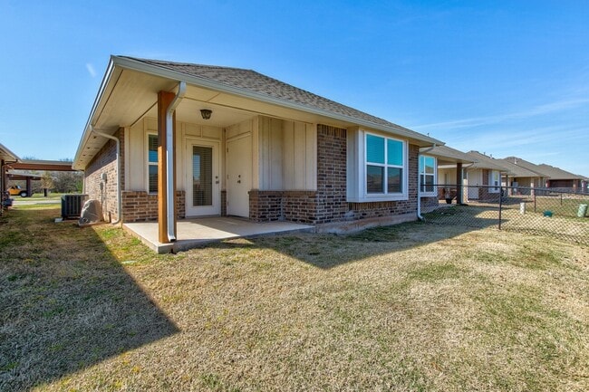 Building Photo - 8809 SW 55th St