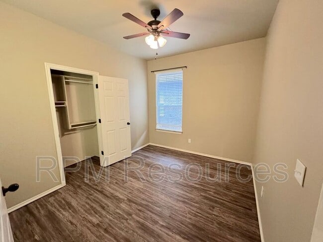 Building Photo - 175 Bison Ct Way