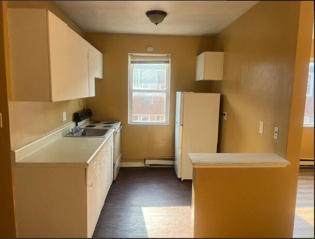 Building Photo - 13965 Superior Rd