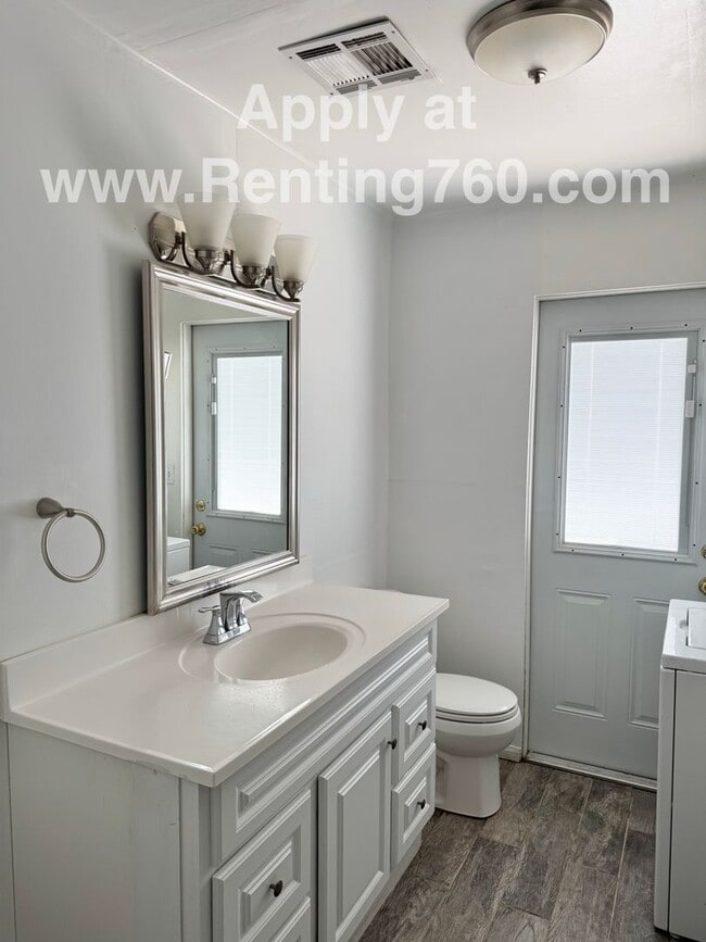 Building Photo - Cozy Cabin On The Hill