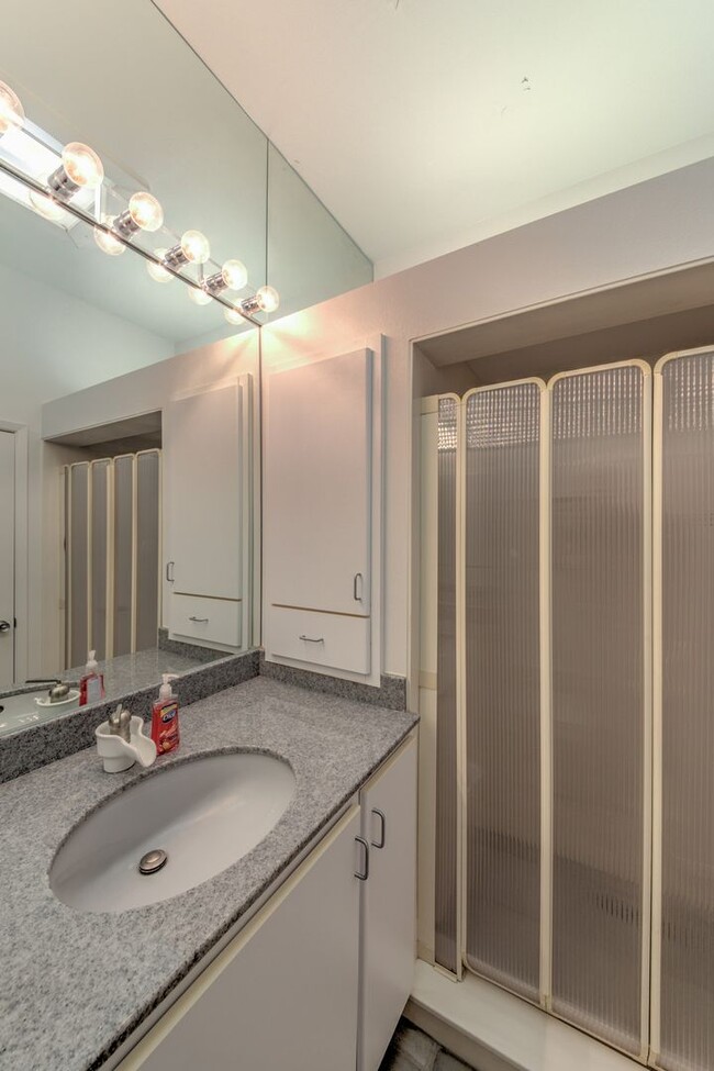 Building Photo - SANDIA HEIGHTS EXECUTIVE RENTAL 2+Story 3B...