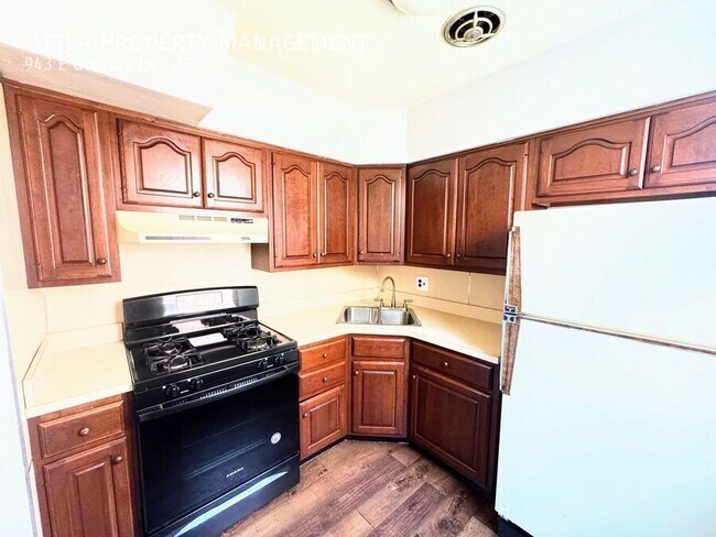 Building Photo - 943 E Gorgas Ln
