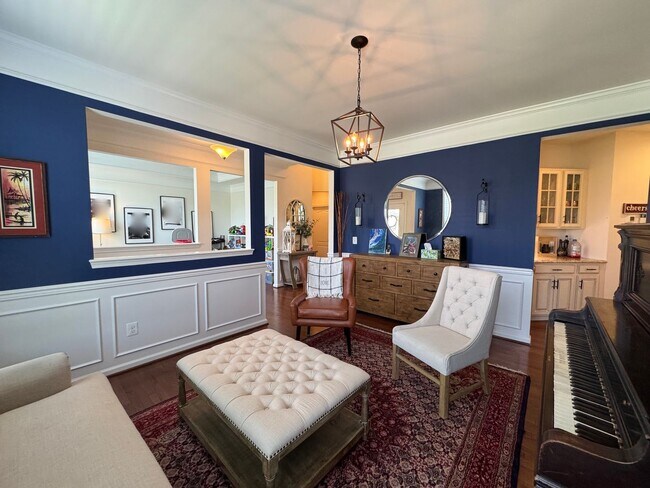 Building Photo - Amazing 6 Bed 5 Bath Single Family Home Wi...