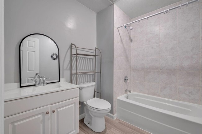 Building Photo - 2115 Jackson Bluff Rd