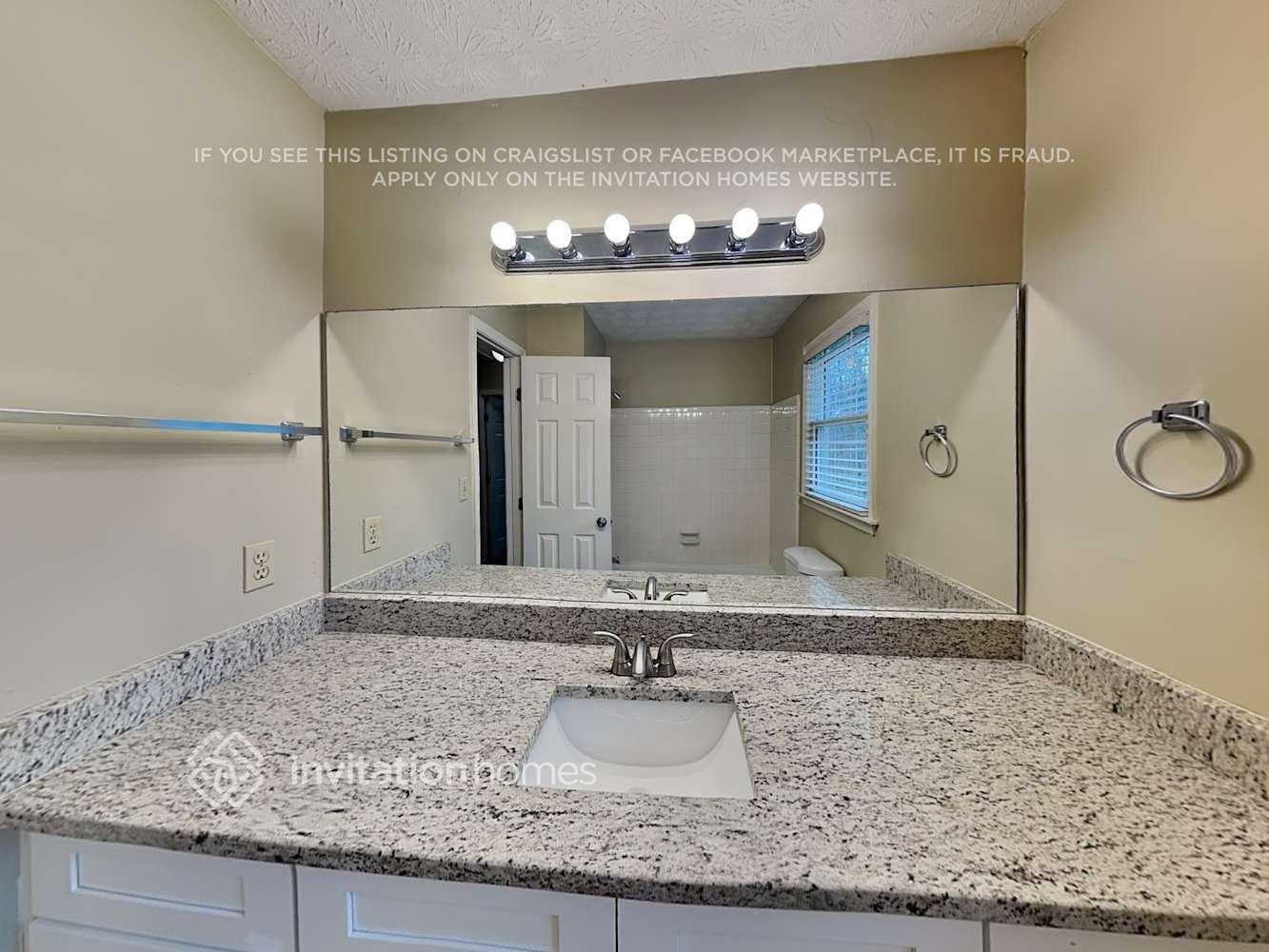 Building Photo - 943 Rockcrest Ct