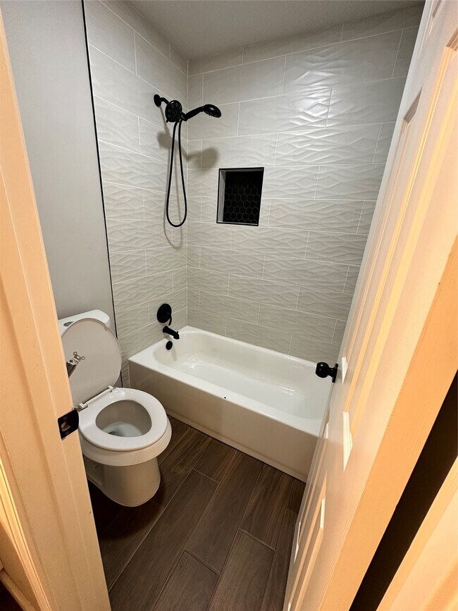 Building Photo - 1413 Forehand St