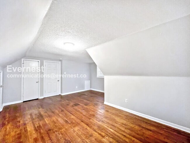 Building Photo - 8614 Bunker Hill Dr