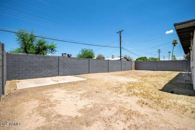 Building Photo - 3526 W Seldon Ln